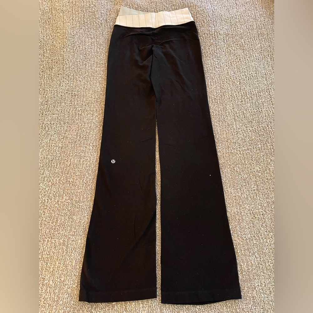 Lululemon yoga pants